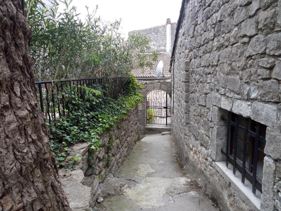 Maison Pierre Et Voute Au Coeur Du Village Balazuc Zewnętrze zdjęcie