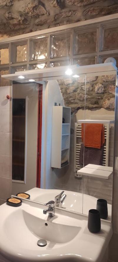 Maison Pierre Et Voute Au Coeur Du Village Balazuc Zewnętrze zdjęcie